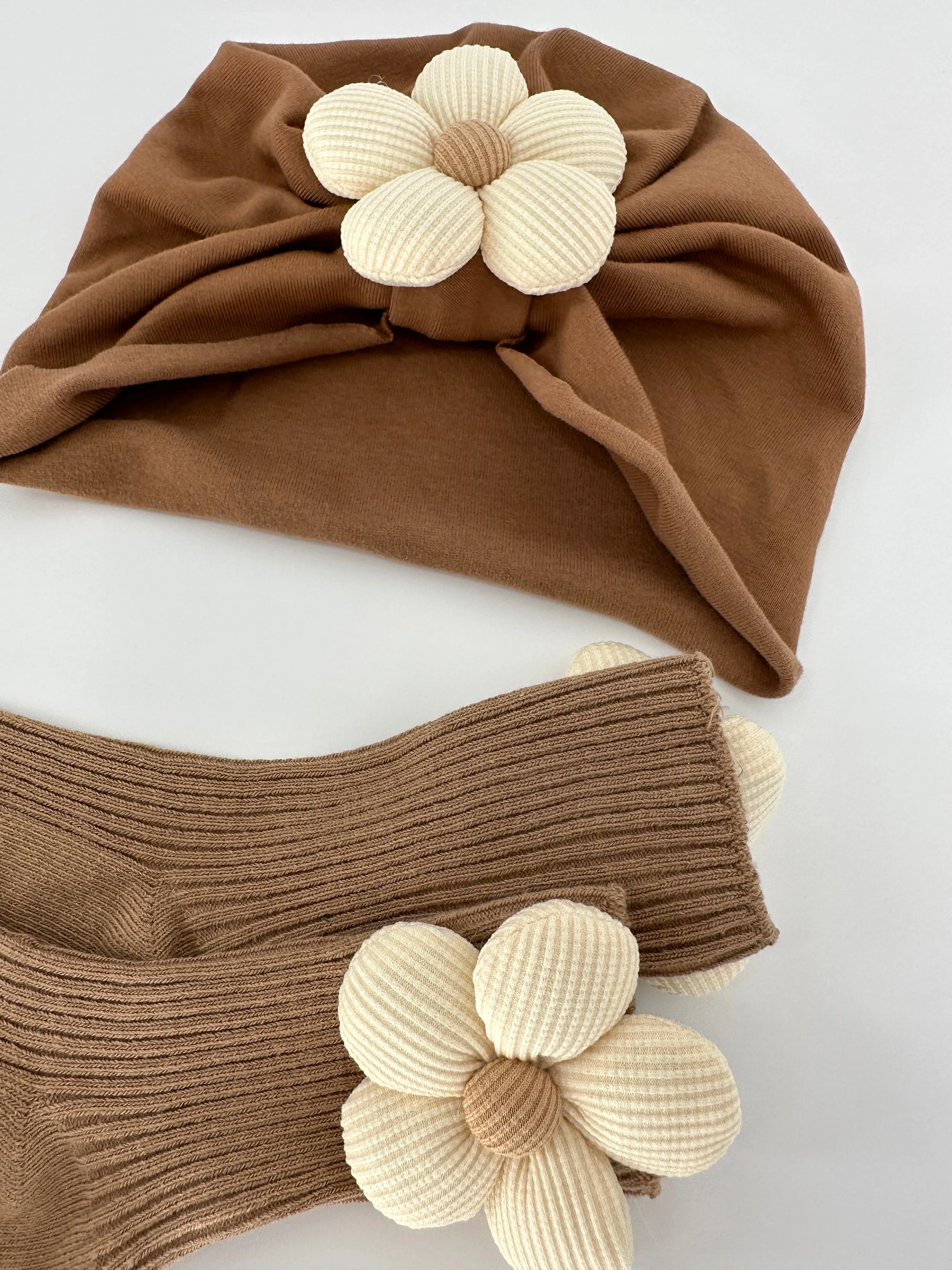 Flower hat and socks set